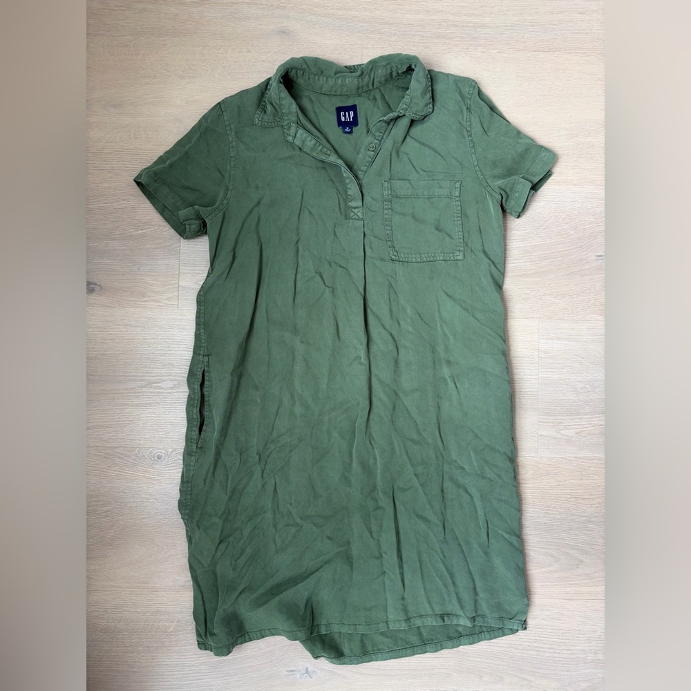 GAP Lightweight Olive Button-Front Polo Top